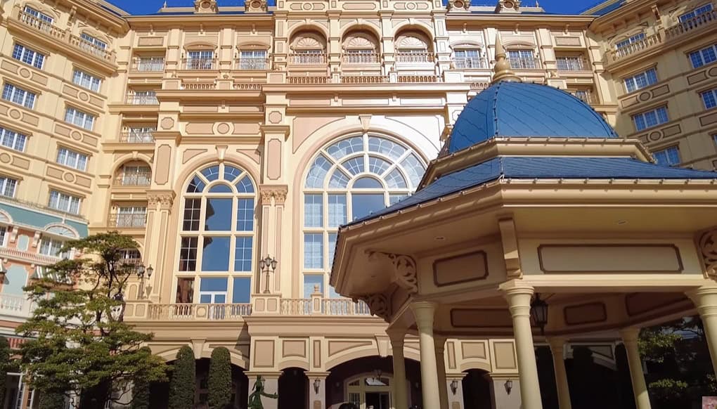 ディズニーランドホテルの中庭